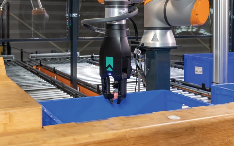 Smart Item Robotics _SIR_ – picking robot on GtP workstation