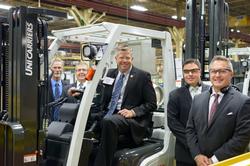 Rep. Randy Hultgren tours UniCarriers Americas’ Marengo campus