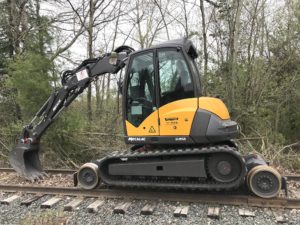 Pettibone Partners with Mecalac on 8MCR Rail-Road Excavator in North American market