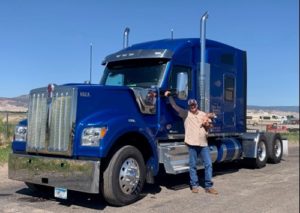 Kenworth W990 receives excellent reviews from long-time driver