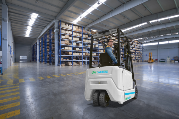 UniCarriers Forklift 3-Wheel and 4-Wheel Electric Pneumatics Trucks