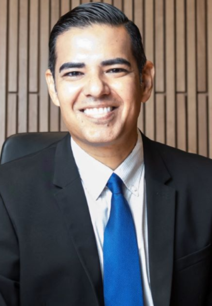 Mayor Robert Garcia headshot