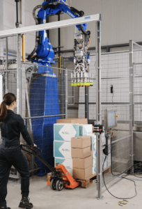 Smart Robots do not require housing solution for tight labor market: Hire robots next to flex workers