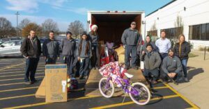 CLARK Material Handling employees spread holiday cheer