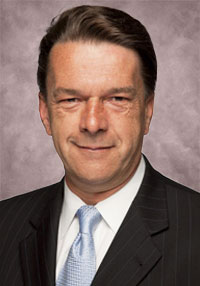 Kenneth W. Krueger headshot