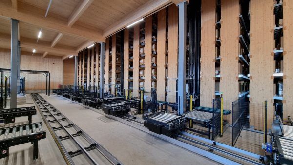 First automated warehouse in Italy built with a wooden structure