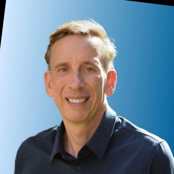 Erick Rowe headshot