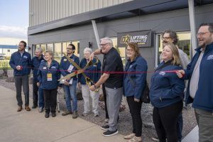 OZ Lifting welcomes dignitaries and special guests at grand opening