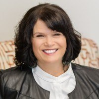 Ellen Huber headshot