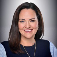 Kelly Dickens headshot