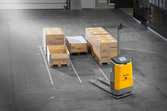 Jungheinrich receives the Red Dot Design Award three times image