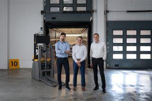 From left to right: Slava Tretyakov (CTO and Founder, Navflex), Chuck Stovall (CEO, Navflex), Dr. Tobias Harzer (Chief Automation Officer, Jungheinrich AG) / Jungheinrich AG