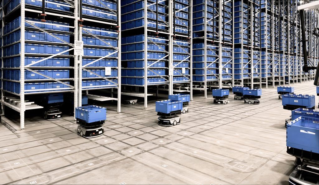 WINIT Modular fulfillment platform robots